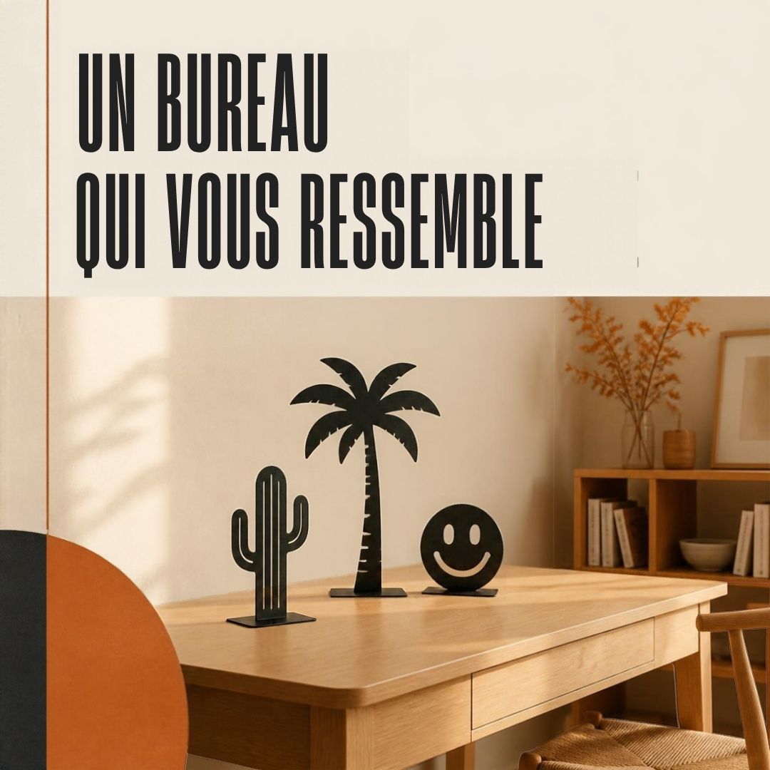 Bureau epure avec trois decorations en metal noir mat (cactus, palmier, emoji smile) - La P'tite Fabrik