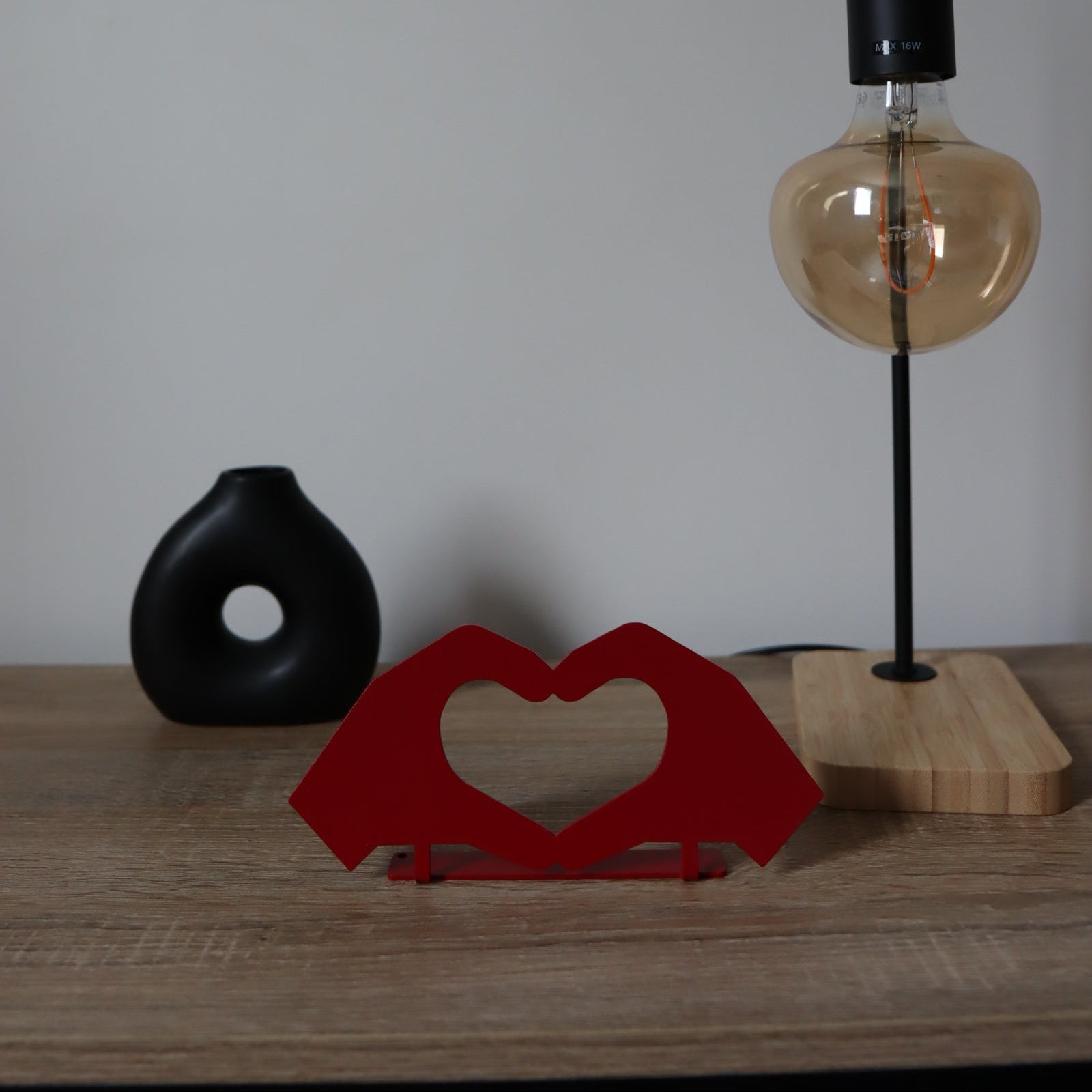 Décoration à poser en métal - Love Hand - La P'tite Fabrik